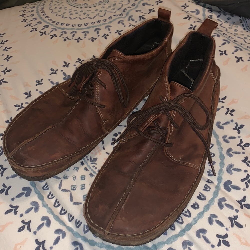 Leather boot, size 11.